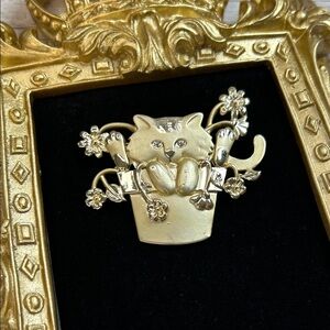 vintage AJC (American Jewelry Chain) cat in a flower pot brooch pin